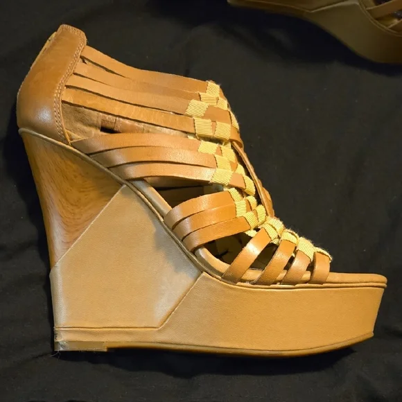 Gianni Bini Tan and Gold Wedge Sandals - Picture 2 of 7